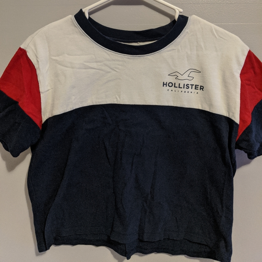 Hollister - White/Navy/Red Shirt